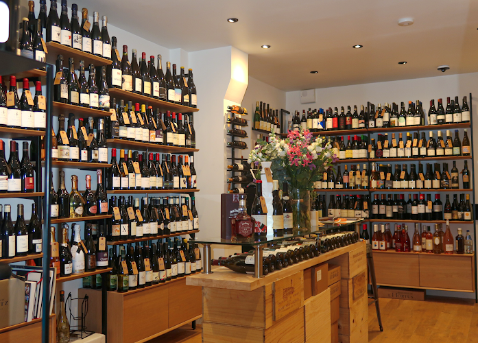 CAVE DE NEUILLY (HARRY ET DANY)