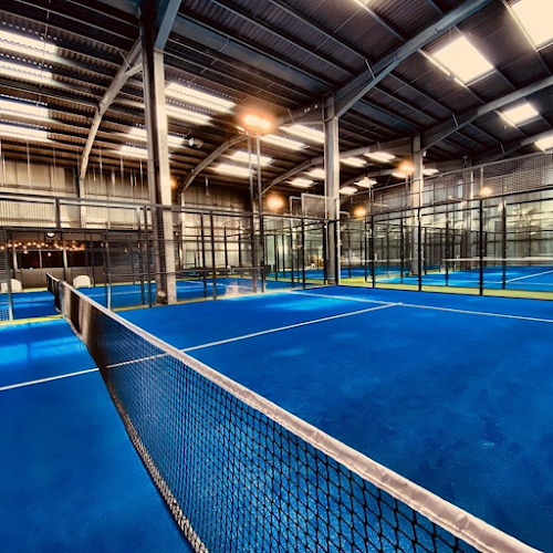 PadelShot Caen Mondeville - Padel et Badminton - Bar Restaurant