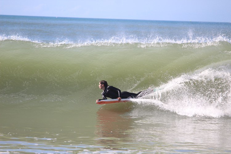 Riding Factory école de Surf Bodyboard Skate Natation Paddle