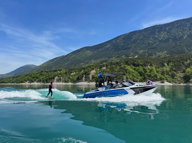 Wake Ski Club I École Wakesurf I Wakeboard I Ski Nautique I TREFFORT