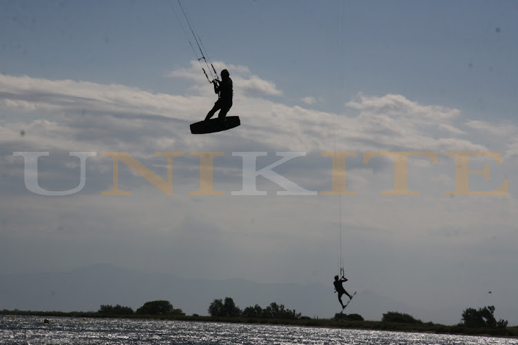 UNIKITE école de Kitesurf Leucate