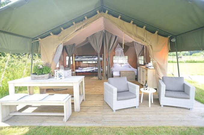 Domaine La Roche D'Ully****