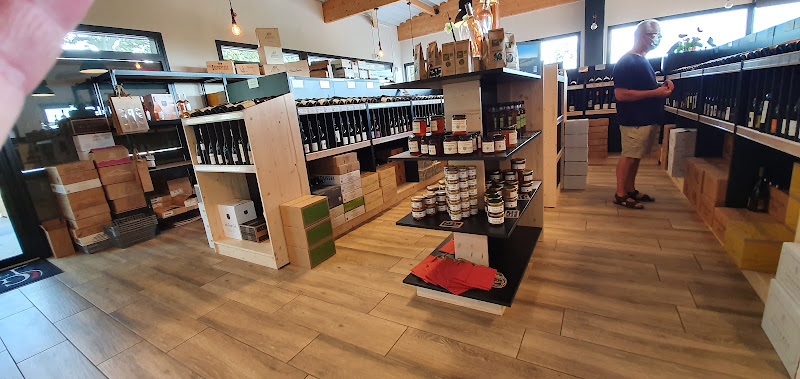 LES GRANDS VINS DU TERROIR CAVE RESTAURANT