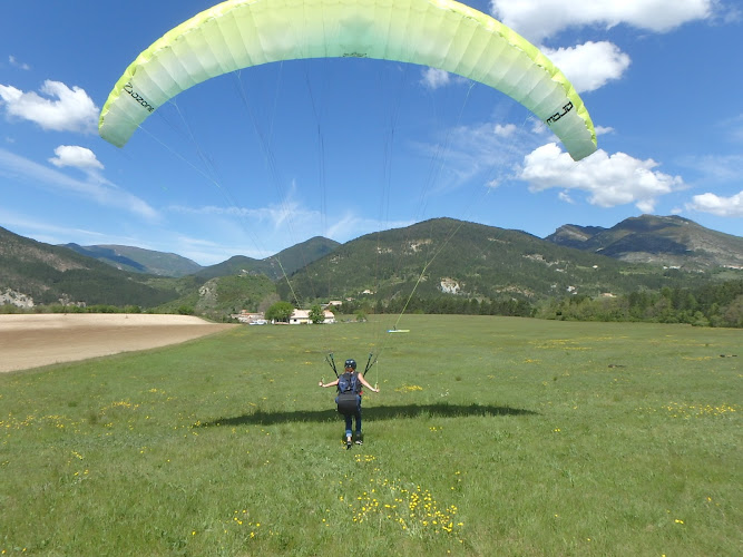 Ecole Professionnelle de parapente, Speed Flying, Parakite Haut les Mains