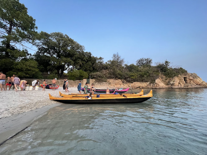 Acqua Vanua Pirogue