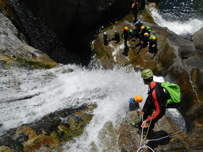 Grandeur Nature Canyoning Spéléo Via Ferrata