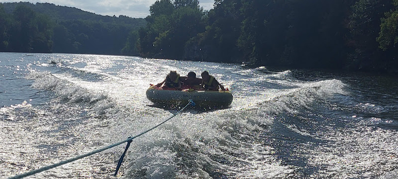Cahors Ski Nautique | Bouée tractée | Base nautique | Lot
