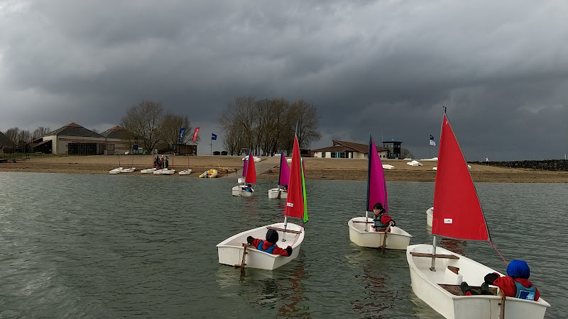 Ecole de Voile Ligue de L'Enseignement location paddle kayak catamaran dériveur planche à voile, cours de voile et wingfoil.