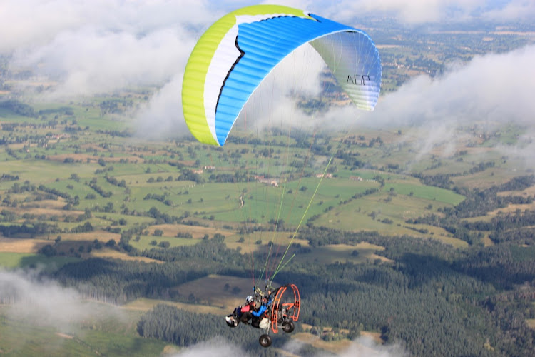 Fly-Challenger Paramoteur association