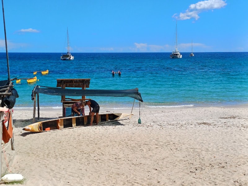 Acqua Vanua Pirogue