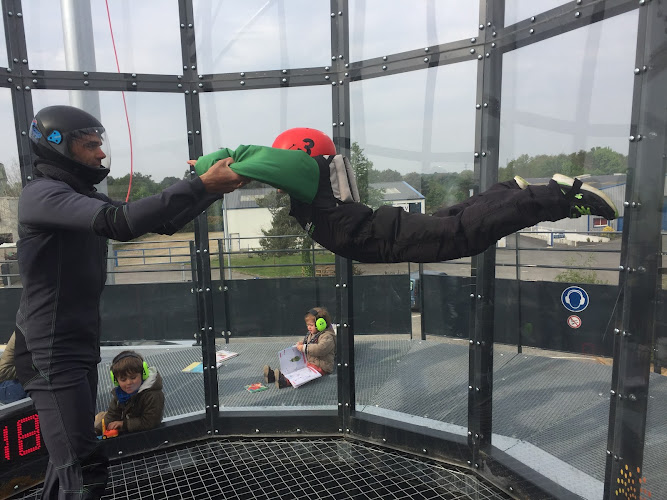 BARRAVEL Simulateur de Chute Libre en Bretagne