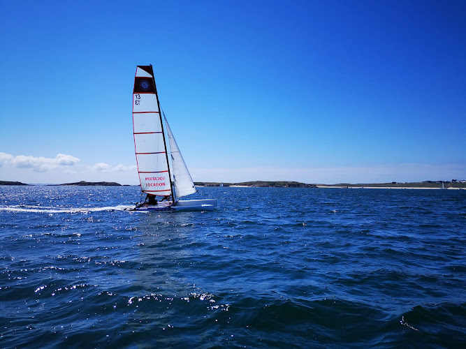 Nautic Sport Carnac - Location de bateaux - École de Wing Foil, Catamaran, Dériveur, Bouée tractée, Ski Nautique, Wakeboard