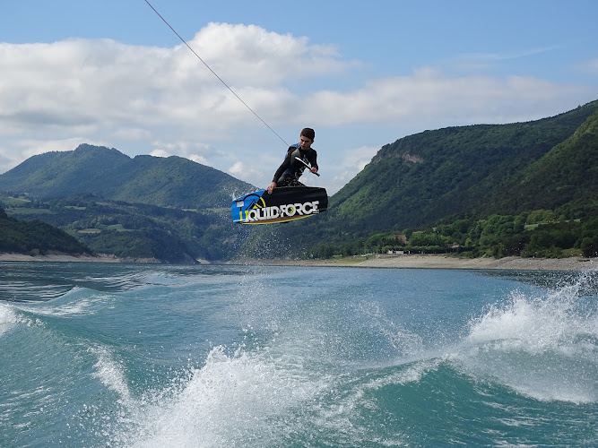 Wake It Easy &Wakesurf &Wakeboard & Ski nautique & Wakefoil & Bouee tractee