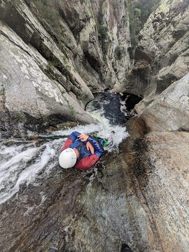 Pyrénées Canyoning by Max & Lola