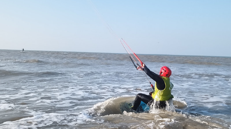 Clinique de la planche Ecole de kitesurf et Wing Foil Normandie