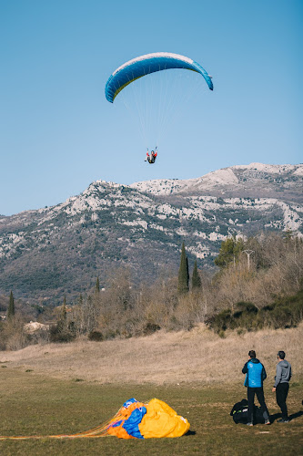 VOYAGEURS DU CIEL- Ecole de Parapente- Stages et biplaces- Shop