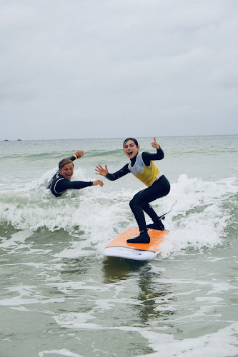 Surfing Locquirec