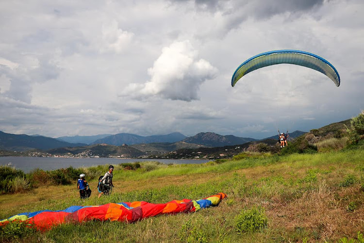 Au fil de l'air - Baptêmes en parapente à Ajaccio