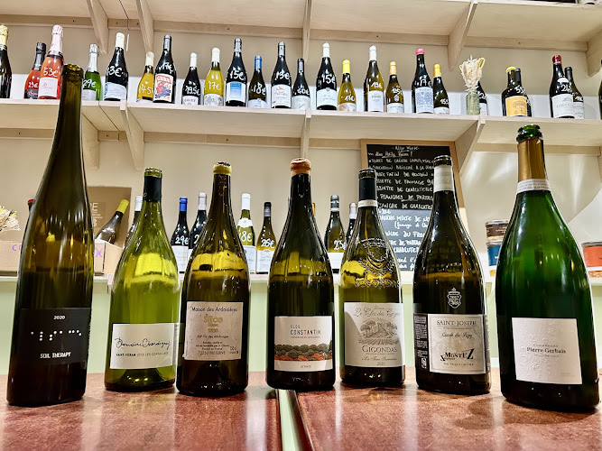 Gare Aux Vins (Paris Gare de Lyon) - Caviste/Wine Shop & Cave à Manger/ Wine Bar