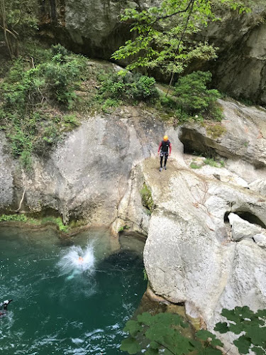 CANYONING GORGES DU LOUP - POINT DE RENDEZ-VOUS | ALTITUDE06 CANYONING