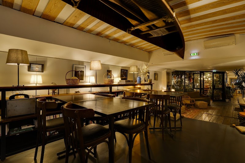 Péniche L'Eau Et Les Rêves - Restaurant / Café - Librairie Botanique